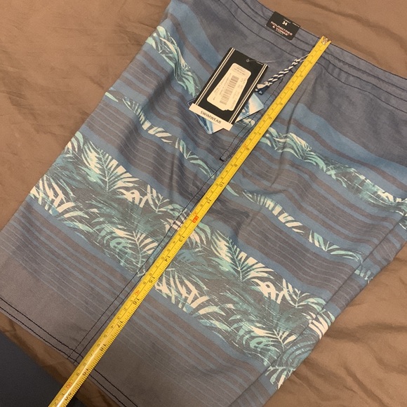 ROUND TREE & YORKE MENS BOARD SHORTS SIZE 34 NWT SWIMWEAR - Picture 9 of 9